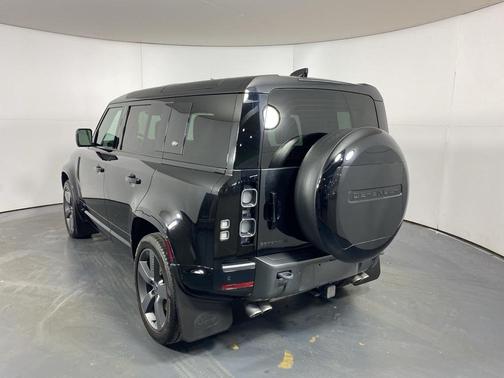 2023 Land Rover Defender 110 V8