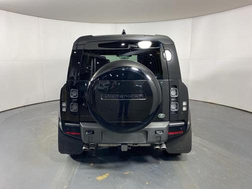 2023 Land Rover Defender 110 V8