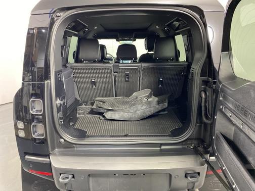 2023 Land Rover Defender 110 V8