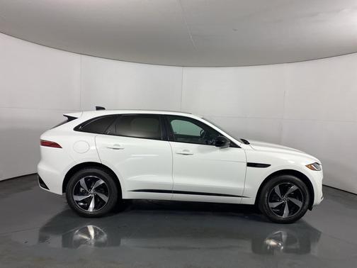 2024 Jaguar F-PACE P250 R-Dynamic S