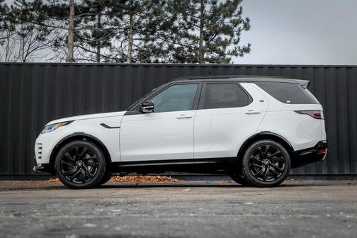 2025 Land Rover Discovery P300 Dynamic SE