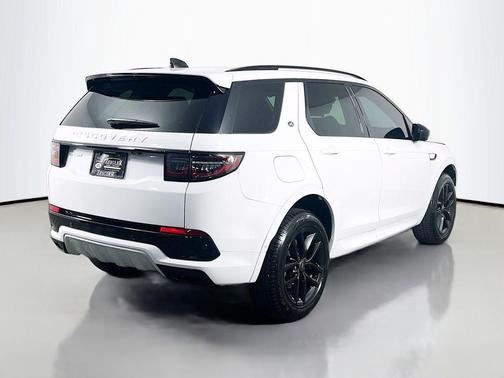 Fuji White 2024 Land Rover Discovery Sport Core S