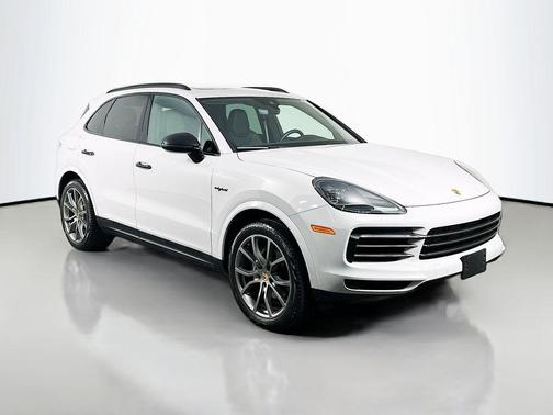 Chalk 2023 Porsche Cayenne AWD