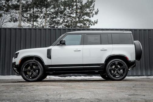 2026 Land Rover Defender 110 X-Dynamic SE