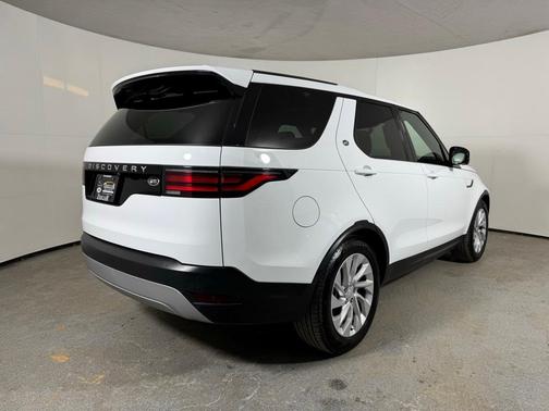 2022 Land Rover Discovery P300 S