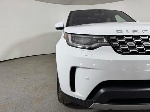 2022 Land Rover Discovery P300 S