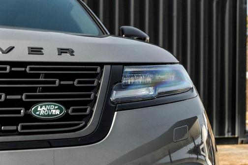 2026 Land Rover Range Rover Velar Dynamic SE