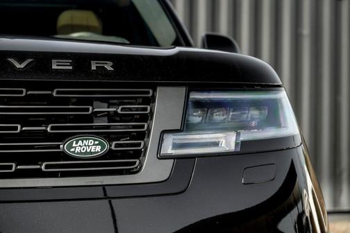 Santorini Black 2026 Land Rover Range Rover P530 SE 7 Seat