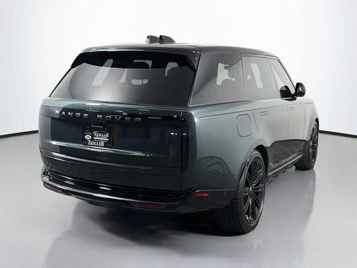 Belgravia Green 2024 Land Rover Range Rover P400 SE