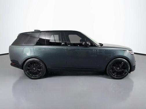 Belgravia Green 2024 Land Rover Range Rover P400 SE