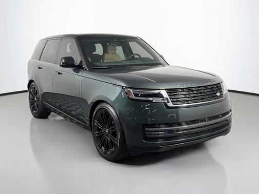 Belgravia Green 2024 Land Rover Range Rover P400 SE
