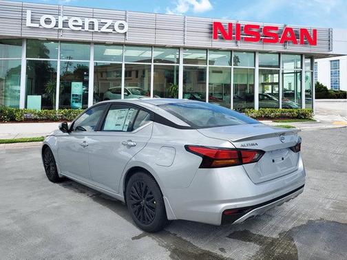 2025 Nissan Altima SV