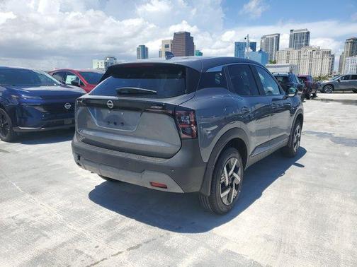 2025 Nissan Kicks SV