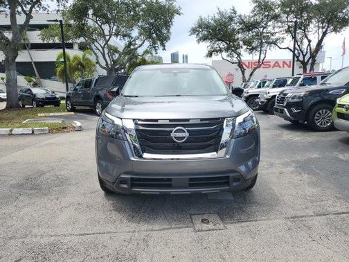 2025 Nissan Pathfinder S
