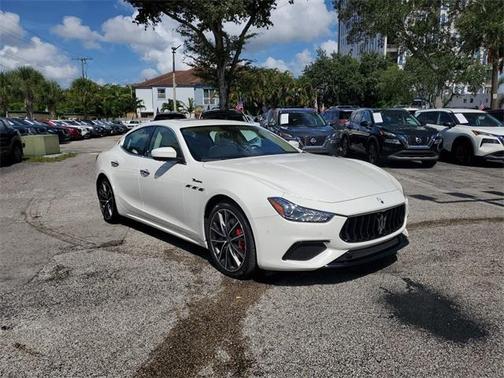 2022 Maserati Ghibli Modena