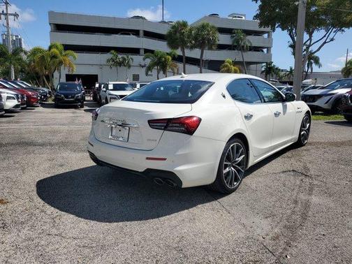 2022 Maserati Ghibli Modena