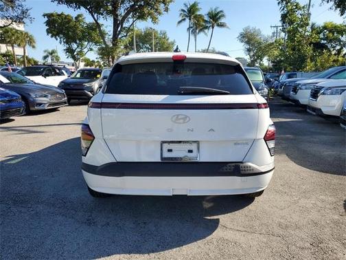 2024 Hyundai KONA EV SEL