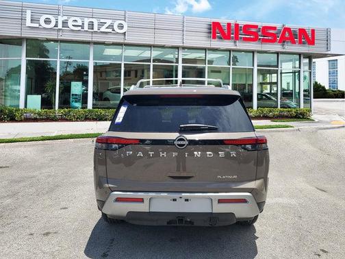2025 Nissan Pathfinder Platinum