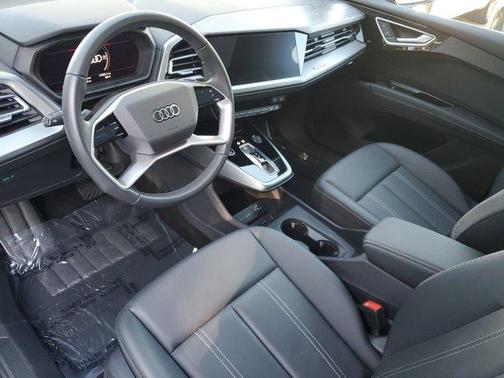 2025 Audi Q4 e-tron 55 quattro Premium