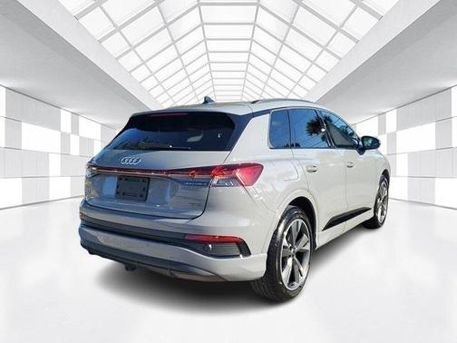 2025 Audi Q4 e-tron 55 quattro Premium