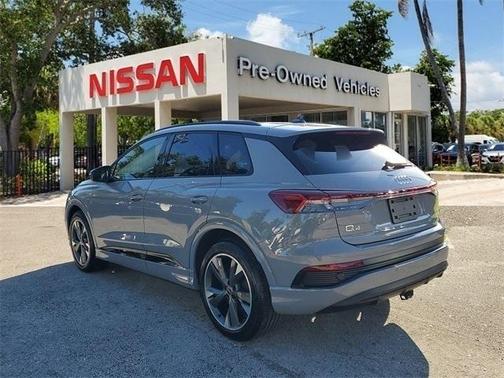 2025 Audi Q4 e-tron 55 quattro Premium