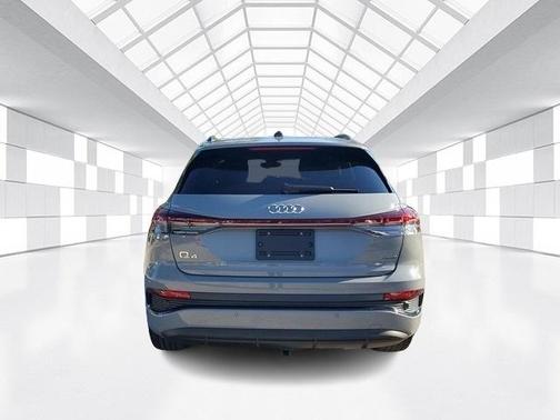 2025 Audi Q4 e-tron 55 quattro Premium