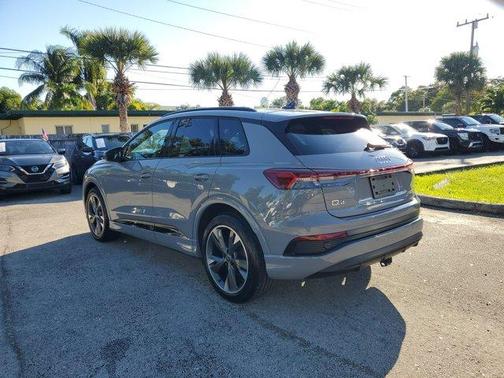 2025 Audi Q4 e-tron 55 quattro Premium