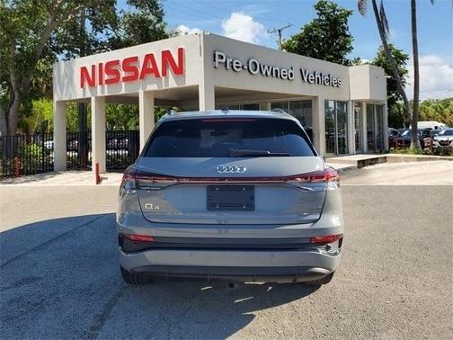 2025 Audi Q4 e-tron 55 quattro Premium