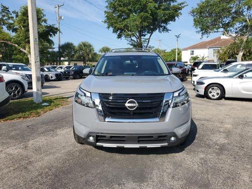 2022 Nissan Pathfinder Platinum