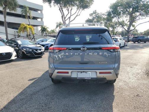 2022 Nissan Pathfinder Platinum