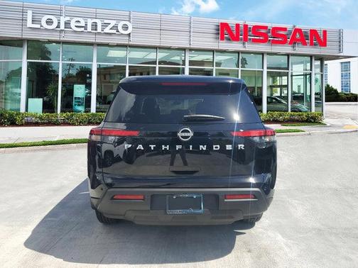 2025 Nissan Pathfinder S
