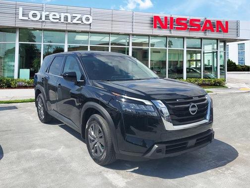 2025 Nissan Pathfinder S