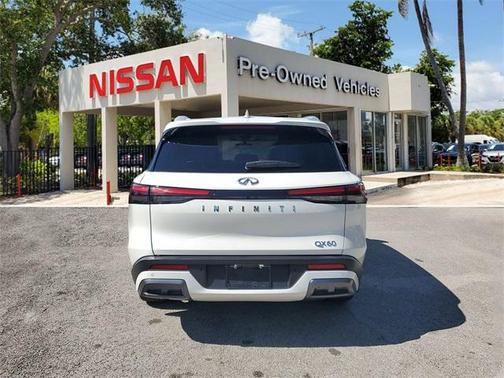 2022 INFINITI QX60 Luxe