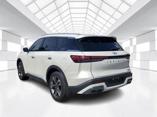 2022 INFINITI QX60 Luxe