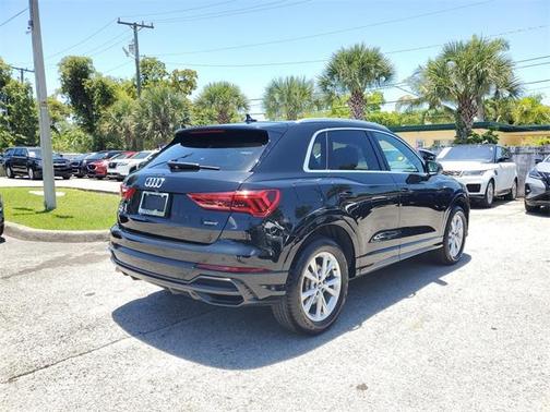 2022 Audi Q3 45 S line Premium