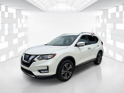 White 2017 Nissan Rogue SL