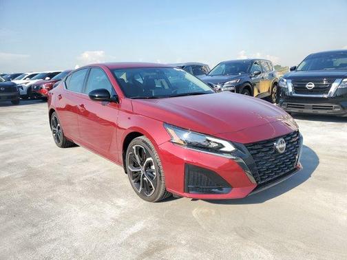 2025 Nissan Altima SR