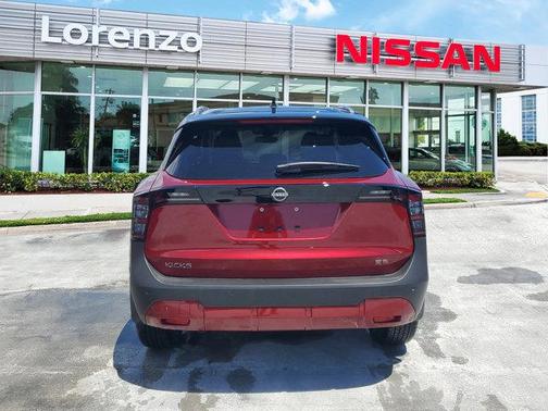 2025 Nissan Kicks SR