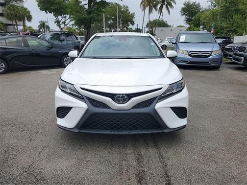 2020 Toyota Camry SE