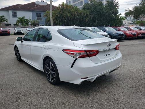 2020 Toyota Camry SE