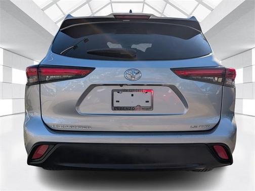 2022 Toyota Highlander LE