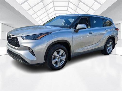 2022 Toyota Highlander LE