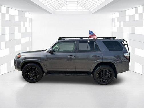 Magnetic Gray Metallic 2016 Toyota 4Runner SR5