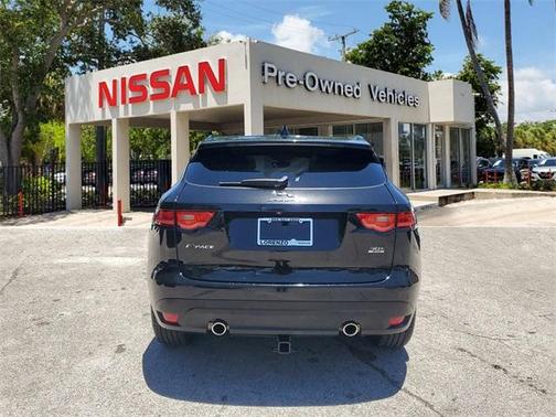 2019 Jaguar F-PACE 30t R-Sport