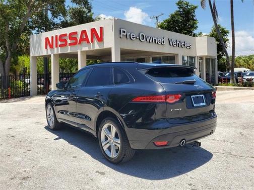 2019 Jaguar F-PACE 30t R-Sport