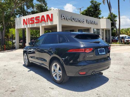 2019 Jaguar F-PACE 30t R-Sport