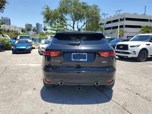 2019 Jaguar F-PACE 30t R-Sport