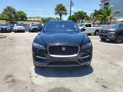 2019 Jaguar F-PACE 30t R-Sport