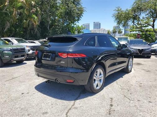 2019 Jaguar F-PACE 30t R-Sport
