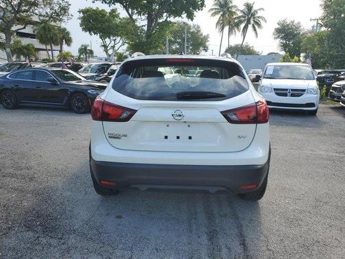 2018 Nissan Rogue Sport SV